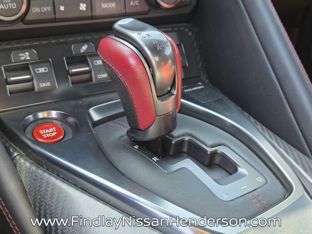 Used 2018 Nissan GT-R NISMO image 16