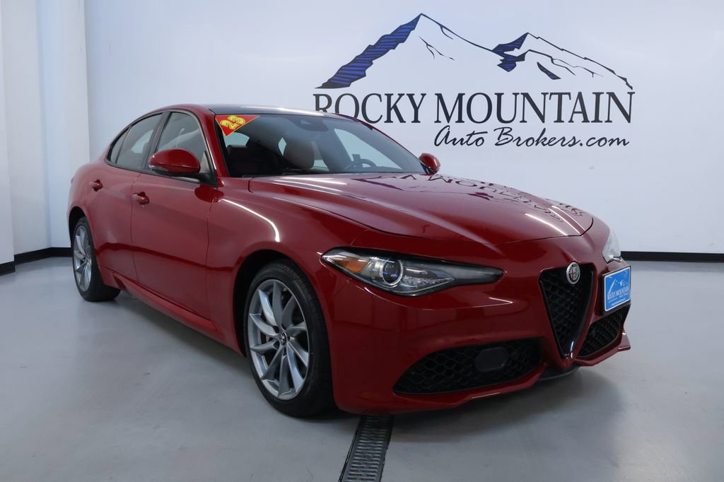 Used 2023 Alfa Romeo Giulia Sprint image 1