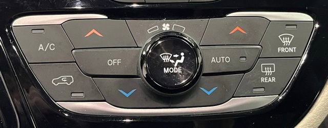 Used 2023 Chrysler Pacifica Limited FWD image 38