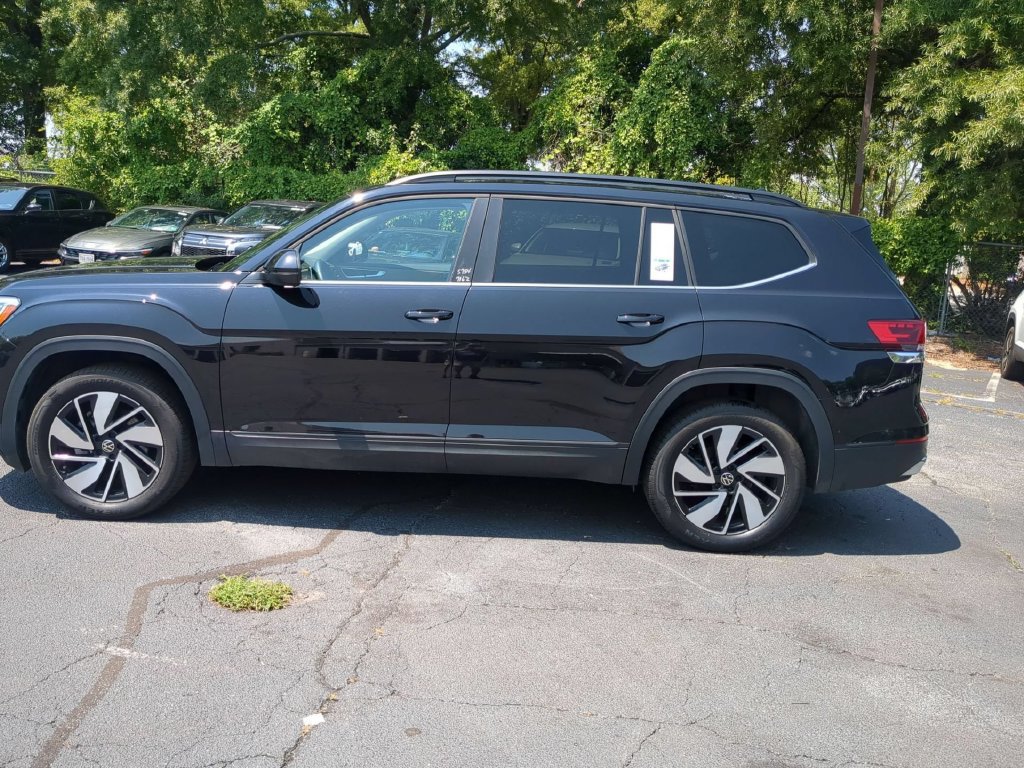 Used 2025 Volkswagen Atlas SE FWD image 9