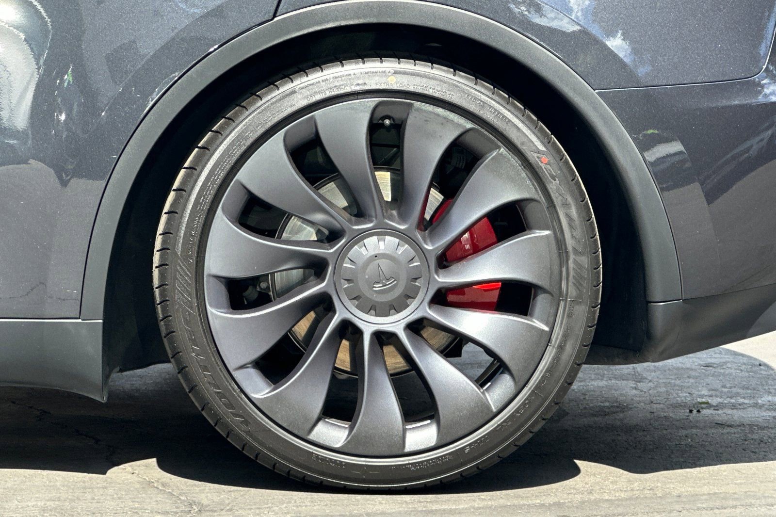 Used 2024 Tesla Model Y Performance AWD/4WD image 26