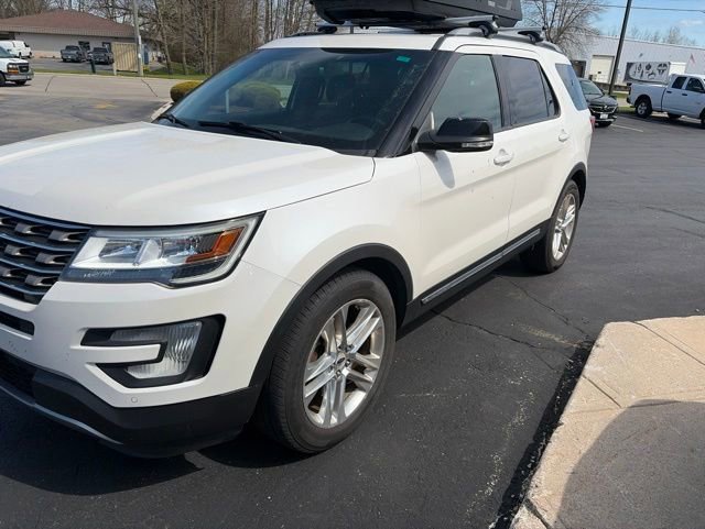 Used 2016 Ford Explorer XLT w/ Equipment Group 202A AWD/4WD image 5