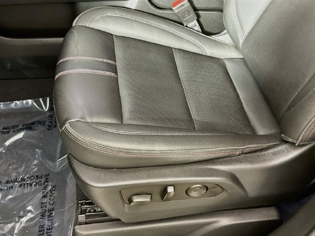 Used 2023 Chevrolet Suburban RST w/ Luxury Package AWD/4WD image 20