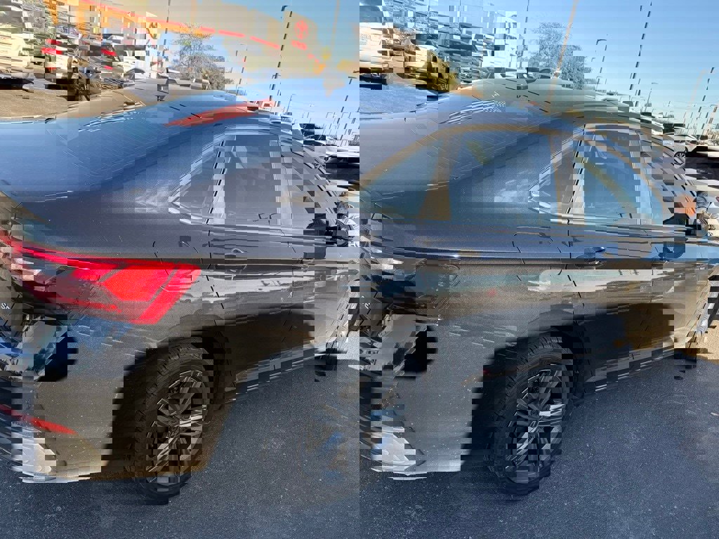 Used 2024 Volkswagen Jetta SE image 8