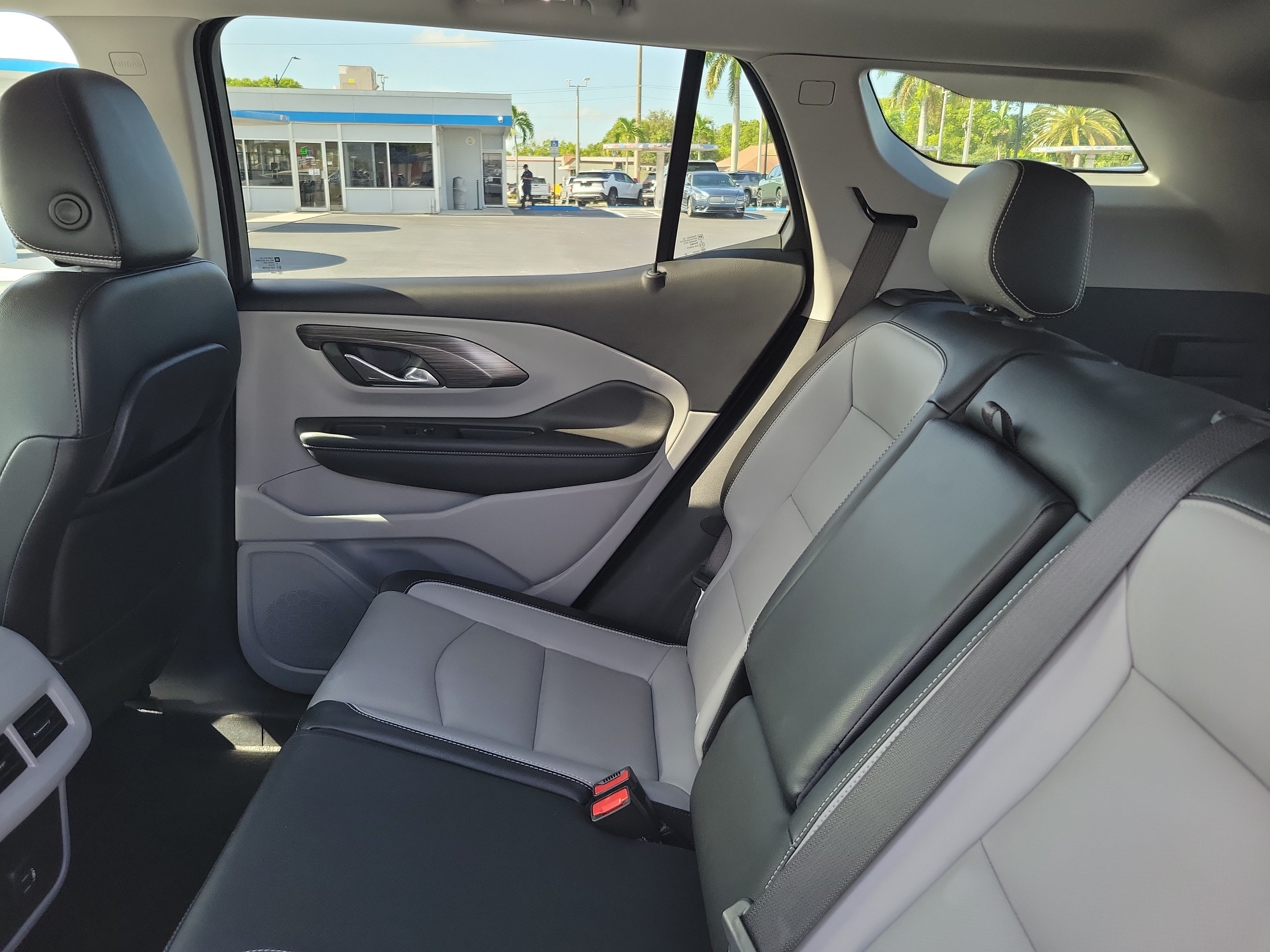 Used 2023 GMC Terrain SLT FWD image 10