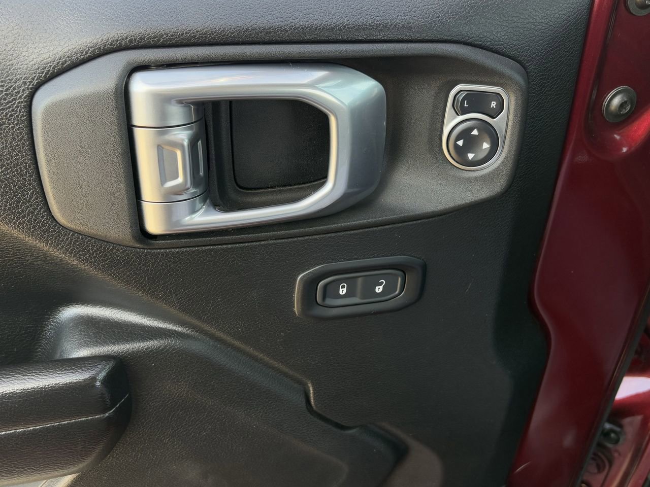 Used 2021 Jeep Wrangler Sport image 24