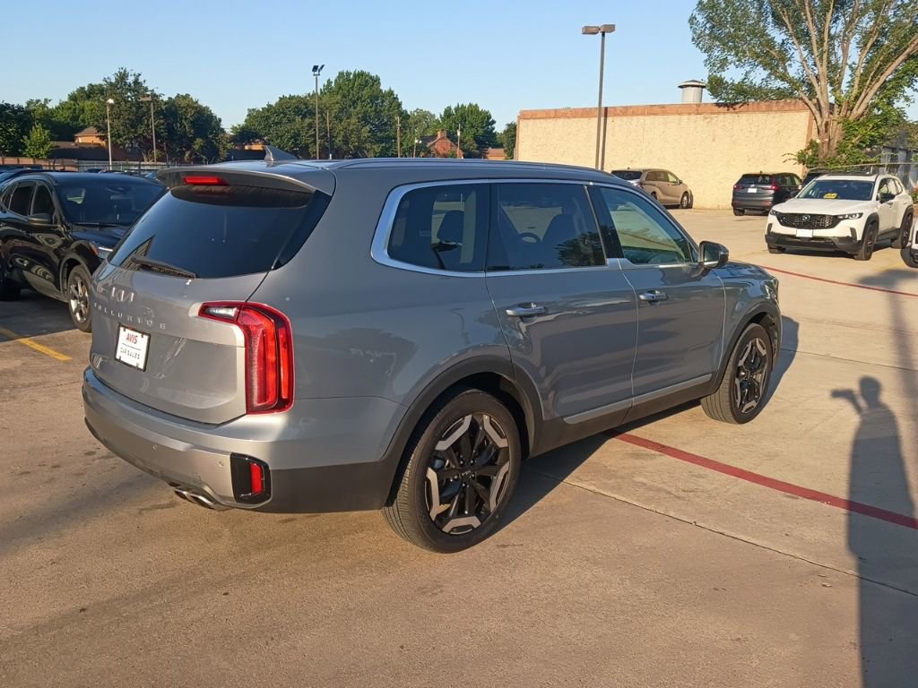 Used 2025 Kia Telluride S FWD image 7