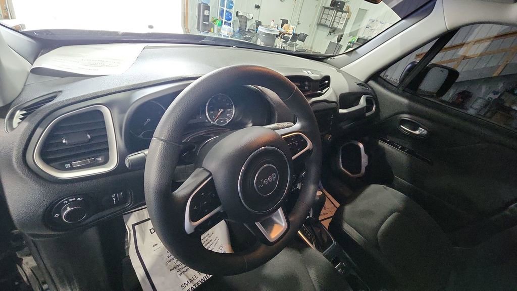 Used 2020 Jeep Renegade Sport w/ Sport Appearance Group image 10