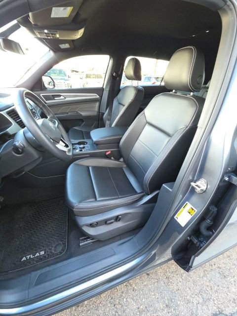 Used 2022 Volkswagen Atlas Cross Sport SE image 9