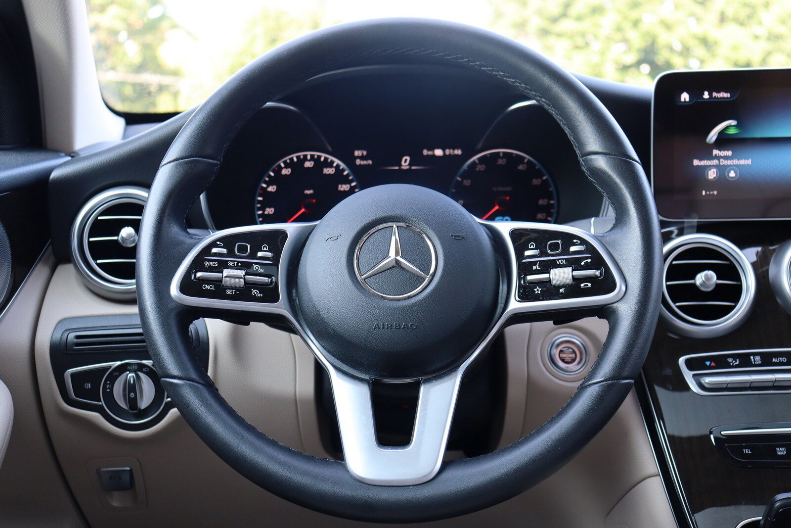 Used 2020 Mercedes-Benz GLC 350e 4MATIC w/ Premium Package image 21
