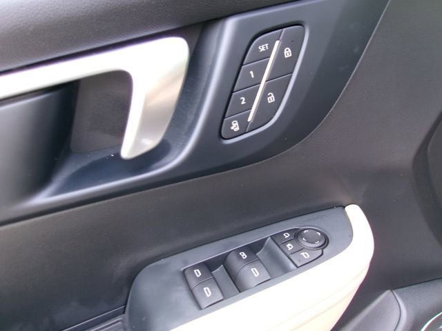 Used 2025 Buick Enclave Preferred w/ Power Package image 12