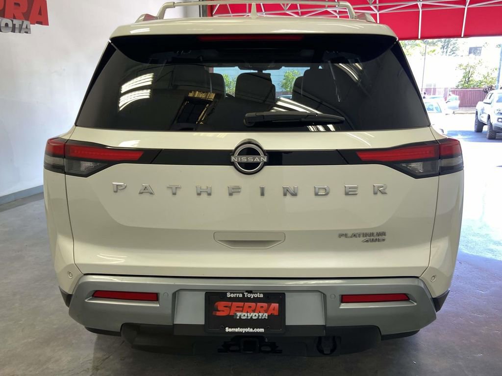Used 2023 Nissan Pathfinder Platinum w/ Cargo Package AWD/4WD image 4