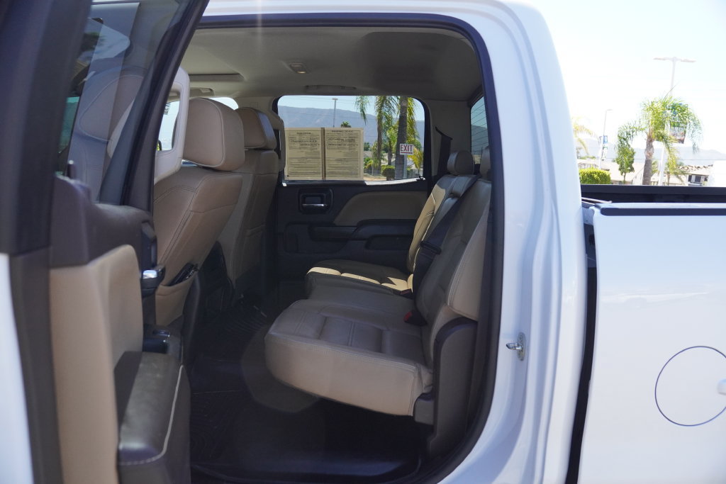 Used 2018 GMC Sierra 2500 Denali w/ Duramax Plus Package AWD/4WD image 31