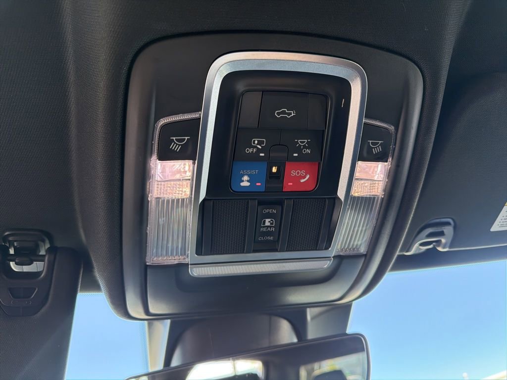 Used 2022 RAM 1500 Limited w/ Body Color Bumper Group AWD/4WD image 8