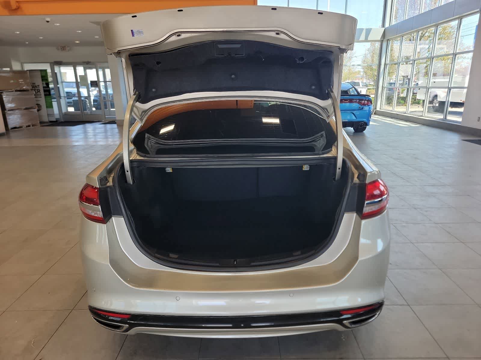 Used 2018 Ford Fusion Titanium AWD/4WD image 25