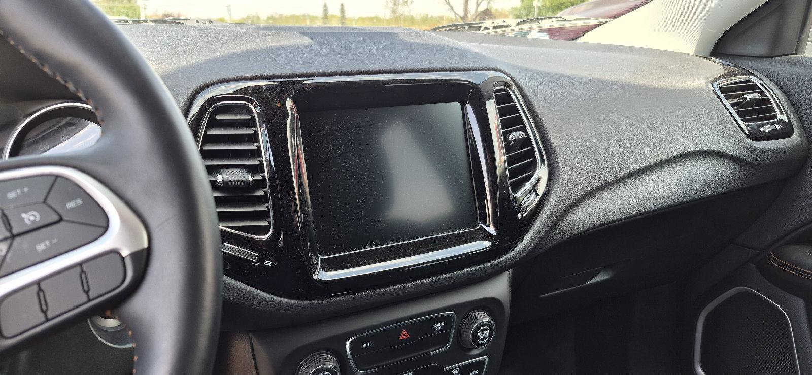Used 2019 Jeep Compass Limited AWD/4WD image 9