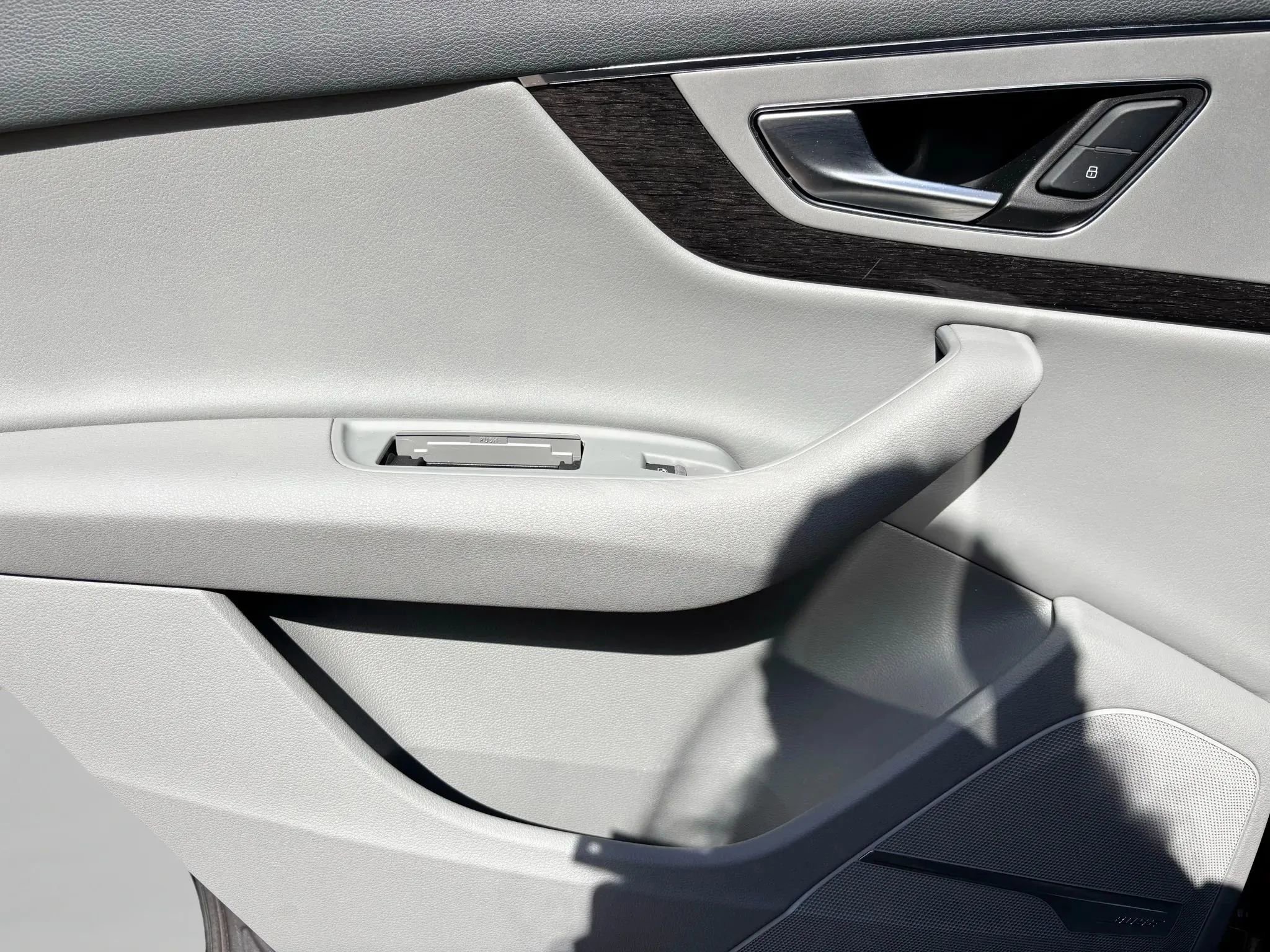 Used 2018 Audi Q7 2.0T Premium Plus w/ Premium Plus Package AWD/4WD image 25