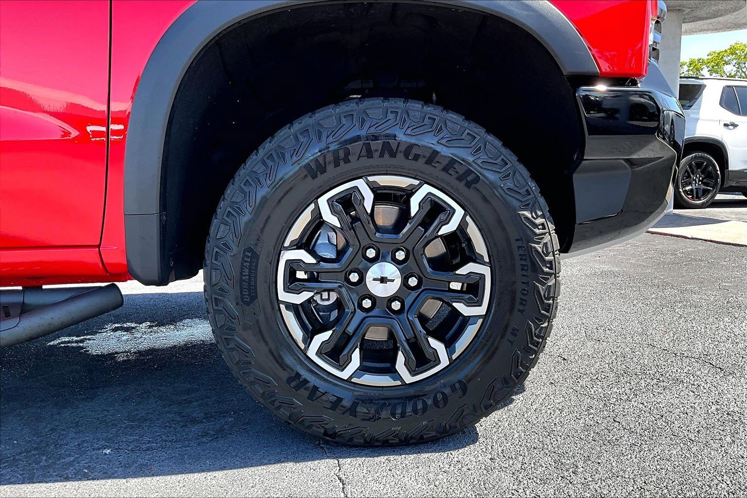 Certified 2023 Chevrolet Silverado 1500 ZR2 w/ Technology Package AWD/4WD image 9