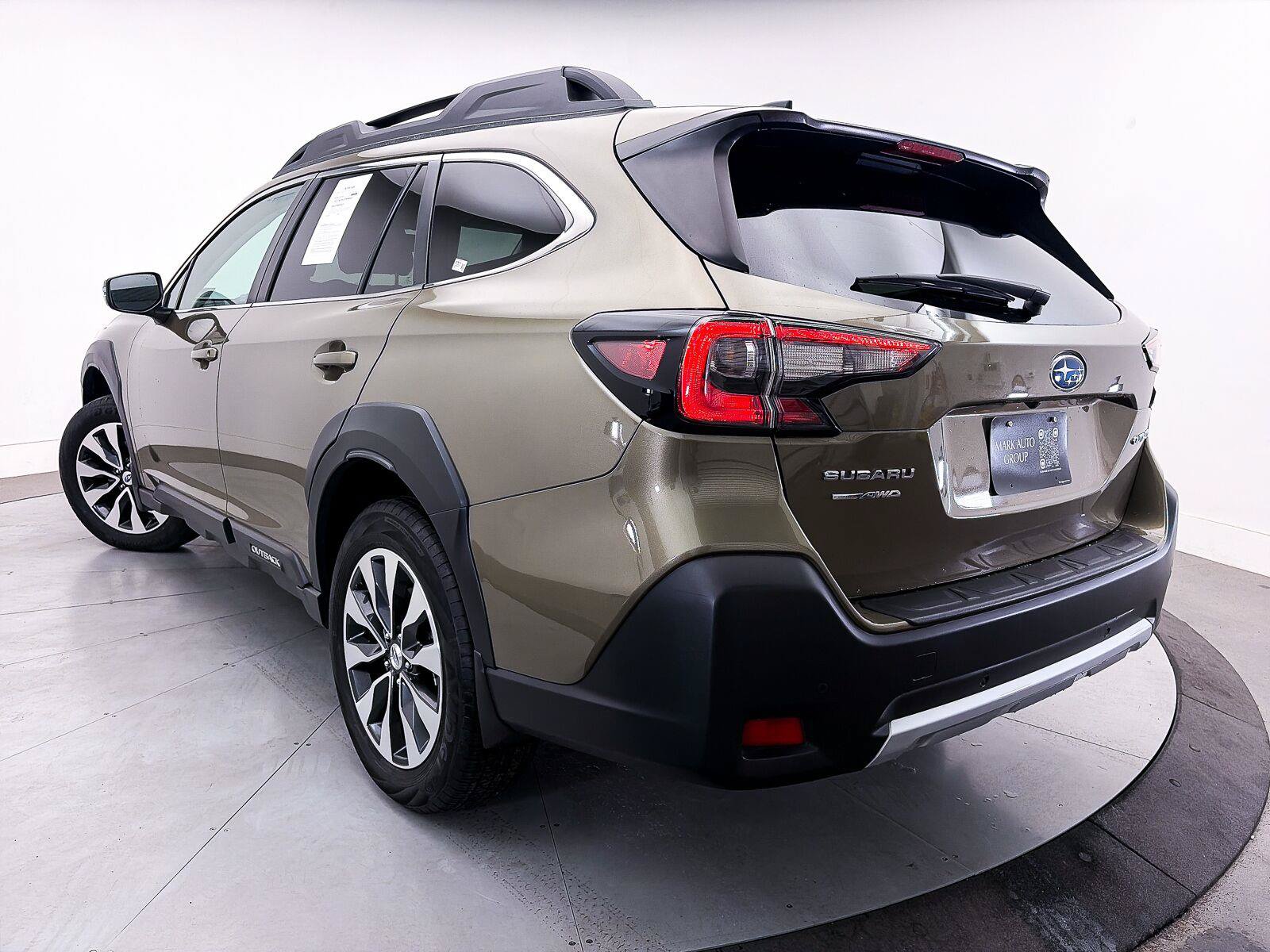 Used 2024 Subaru Outback Limited AWD/4WD image 2