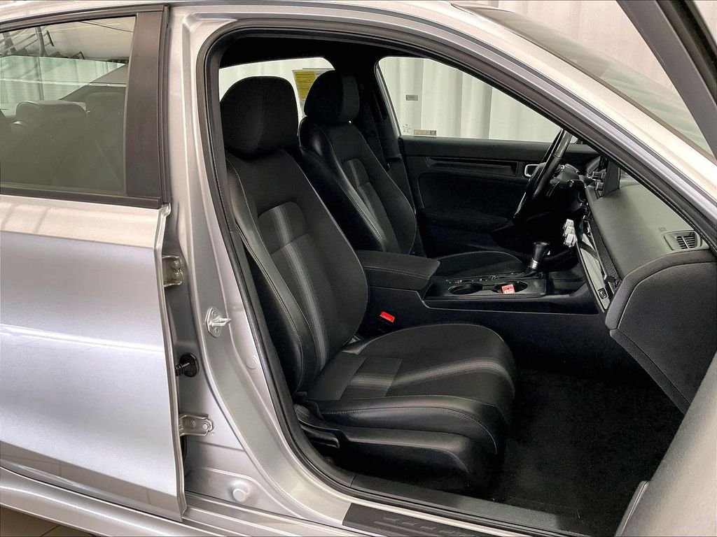 Used 2023 Honda Civic Sport image 11