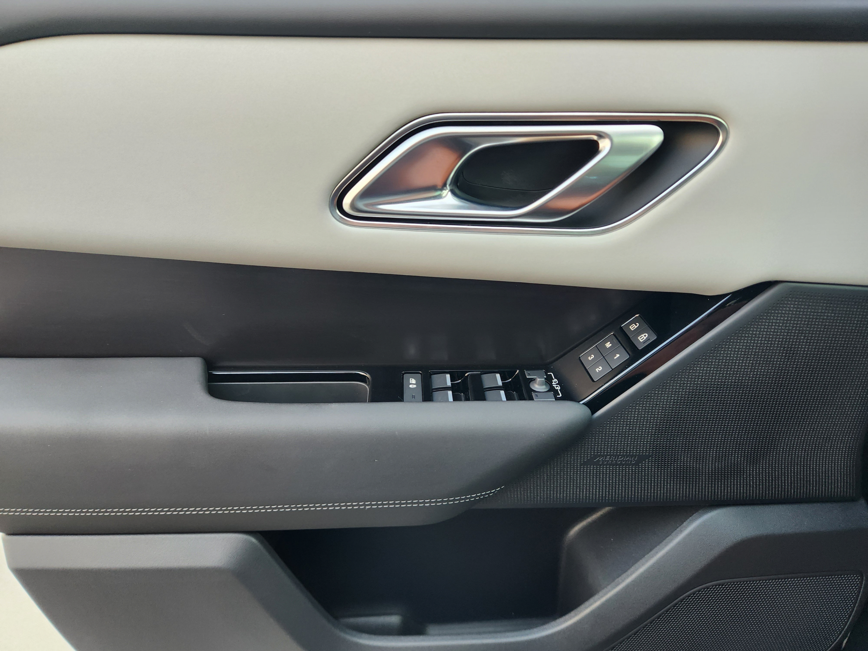 New 2026 Land Rover Range Rover Velar Belgravia AWD/4WD image 18