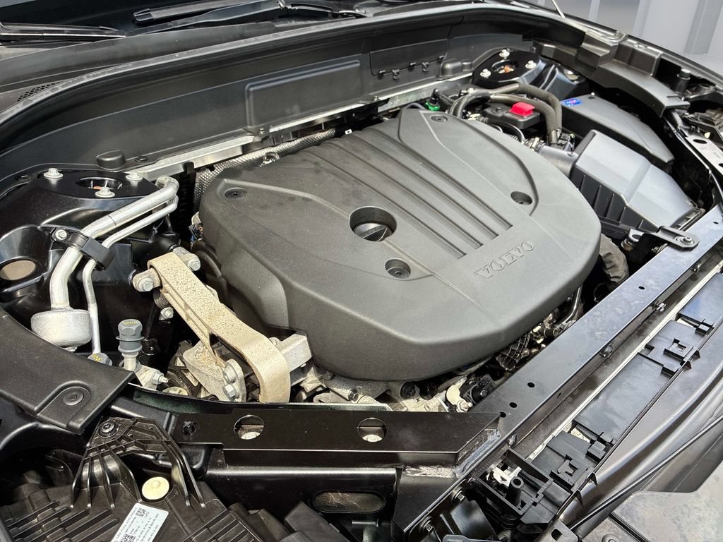 Used 2023 Volvo XC60 B5 Plus FWD image 14