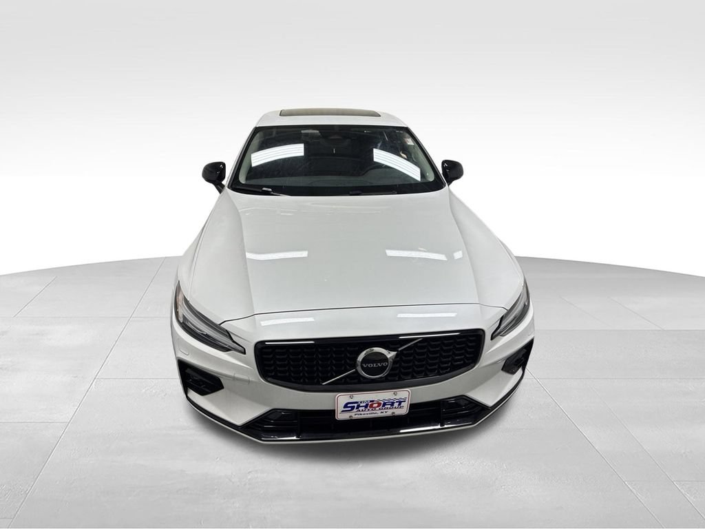 Used 2025 Volvo S60 B5 Core AWD/4WD video 2