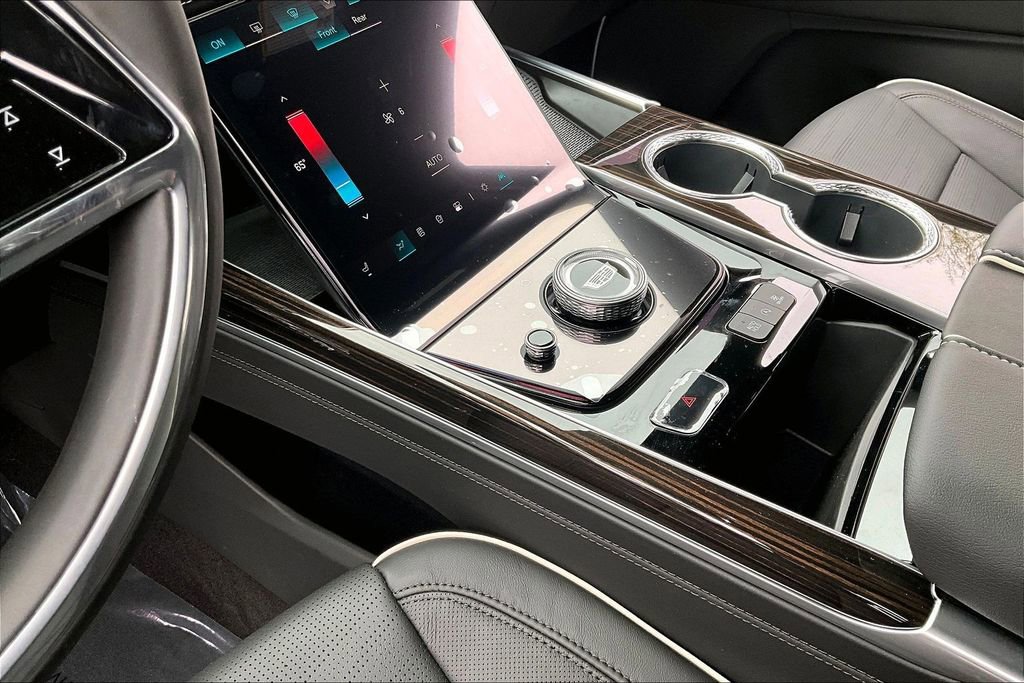 New 2026 Cadillac Escalade Luxury w/ LPO, Floor Liner Package AWD/4WD image 10