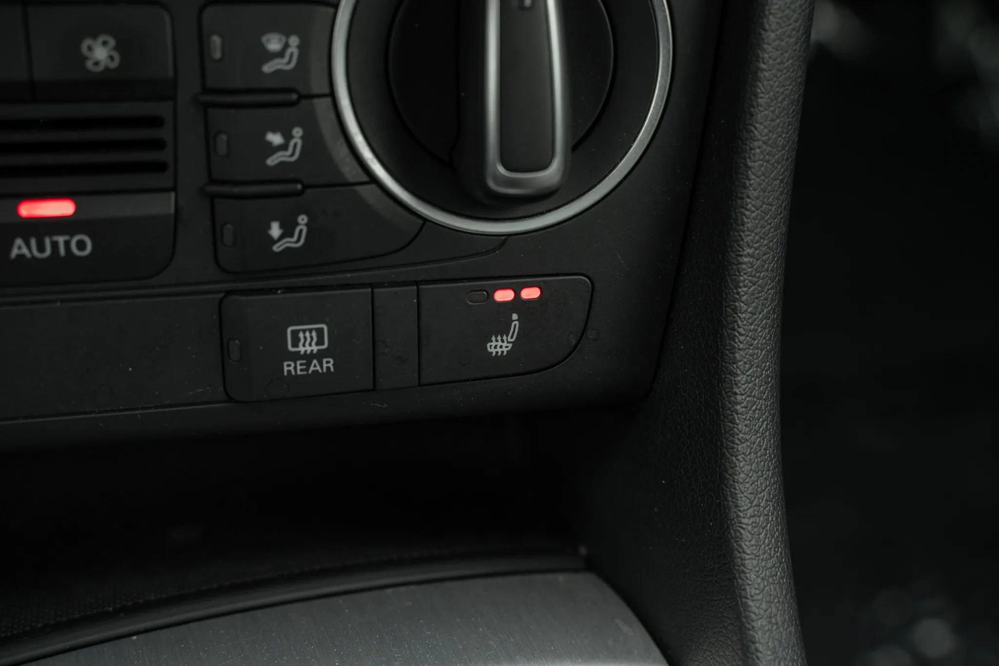 Used 2018 Audi Q3 2.0T Premium Plus w/ Premium Plus Package image 25