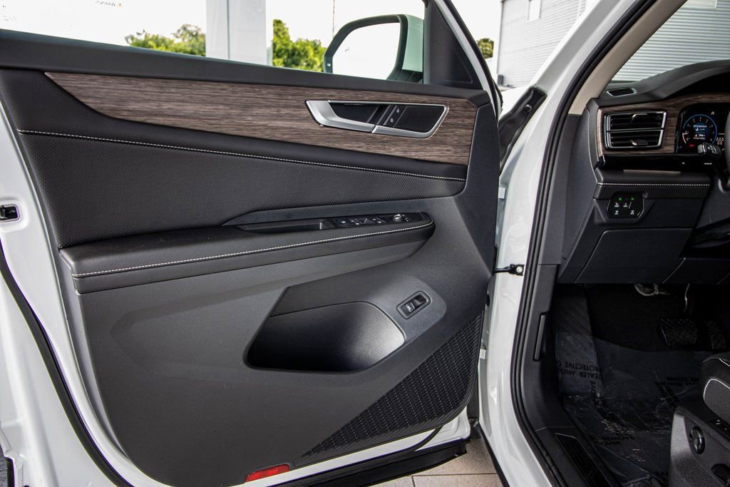 New 2026 Volkswagen Atlas SEL image 25