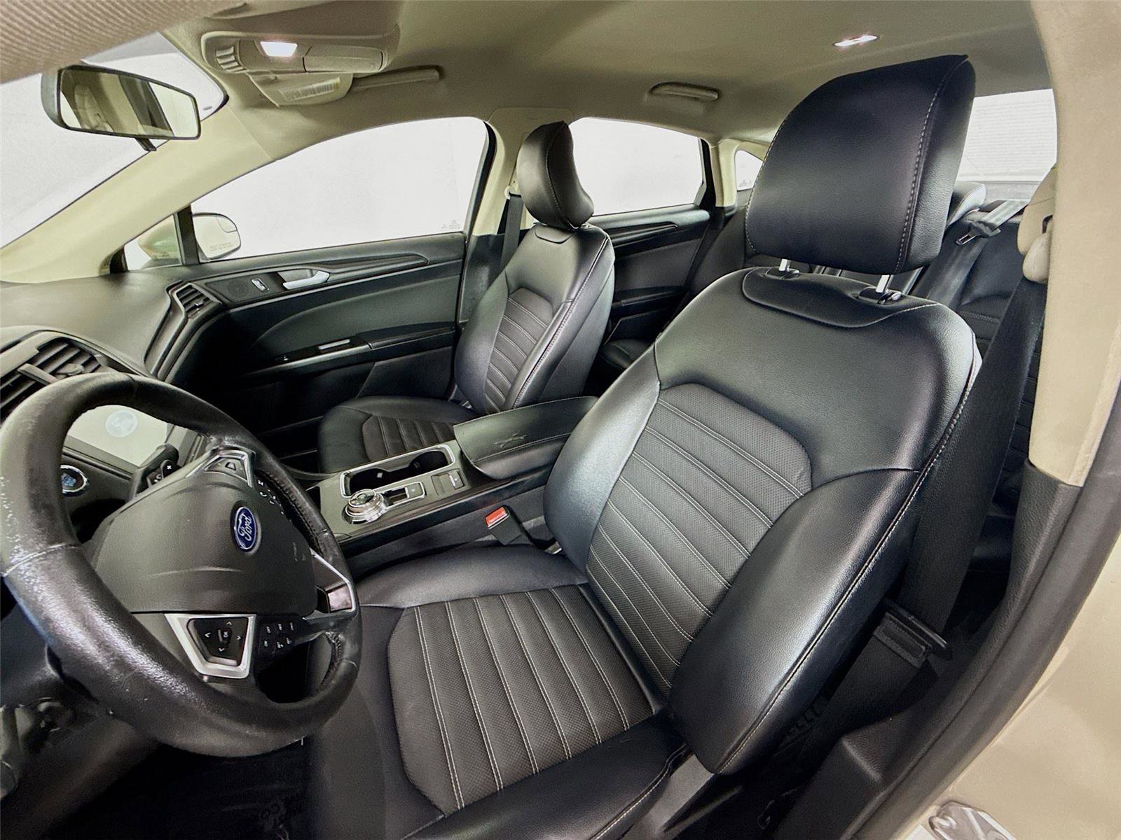 Used 2018 Ford Fusion SE w/ Equipment Group 201A image 18