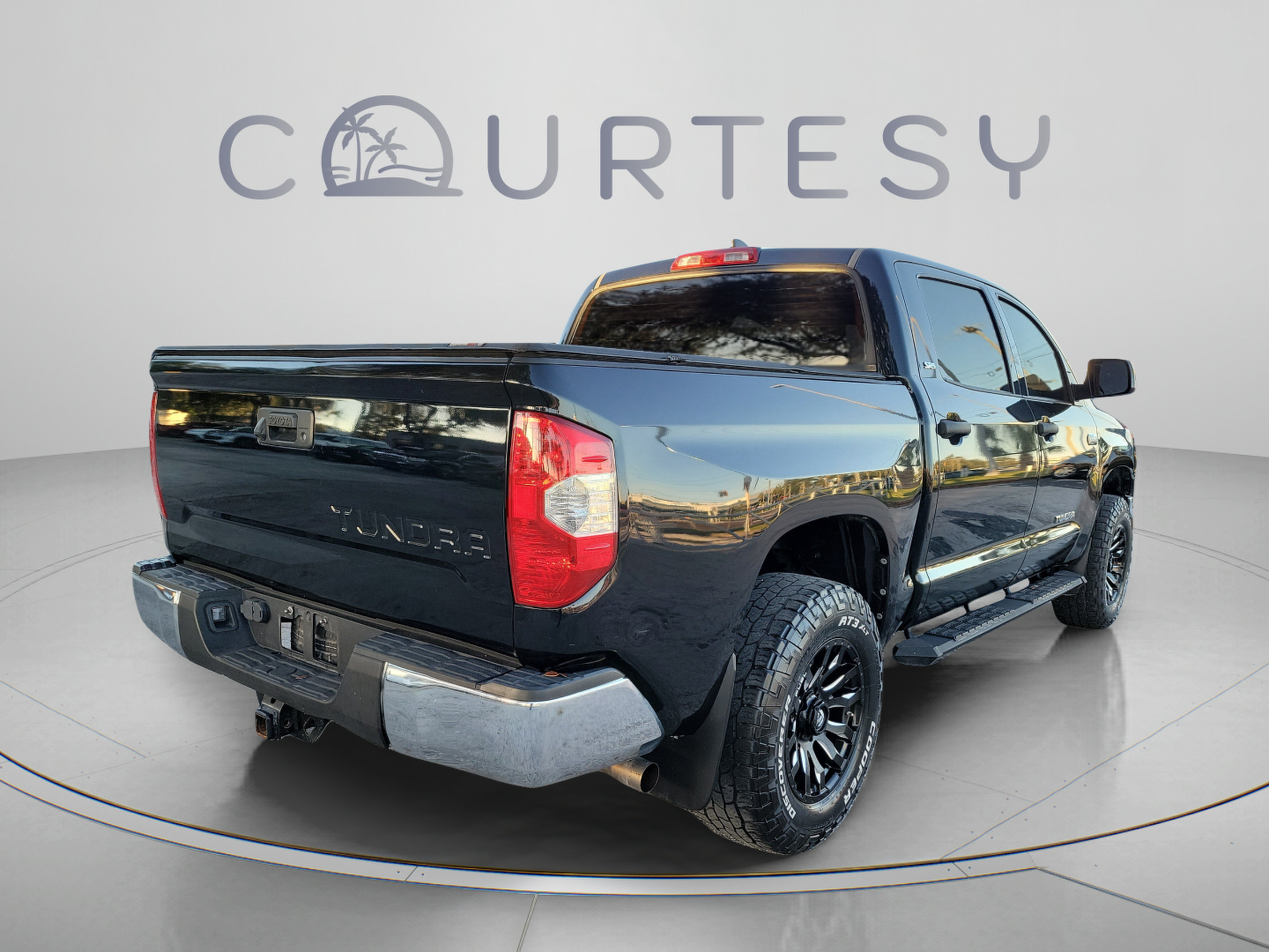 Used 2020 Toyota Tundra SR5 w/ SR5 Upgrade Package RWD image 3
