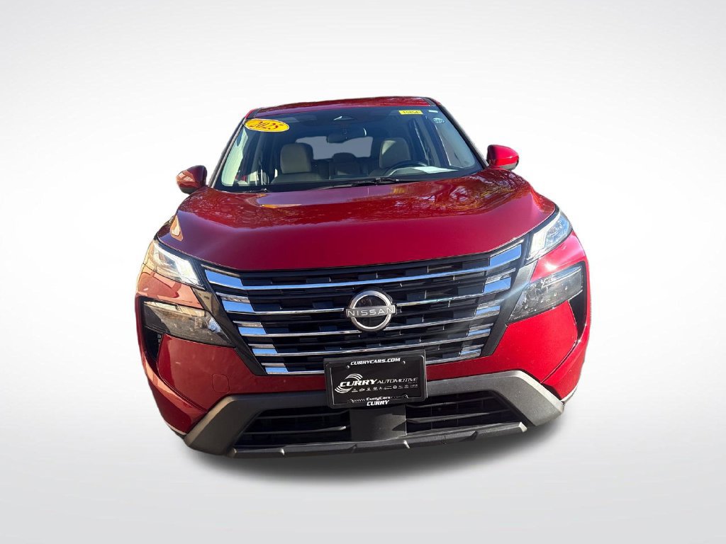 Used 2025 Nissan Rogue SV AWD/4WD image 3