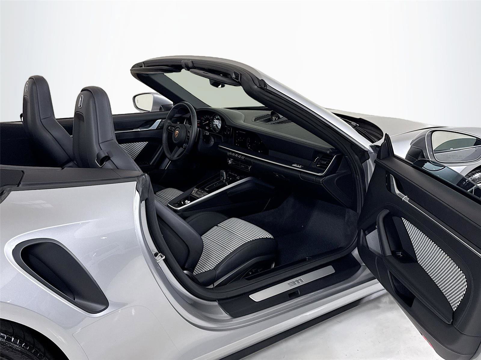 Used 2025 Porsche 911 Turbo S AWD/4WD image 29