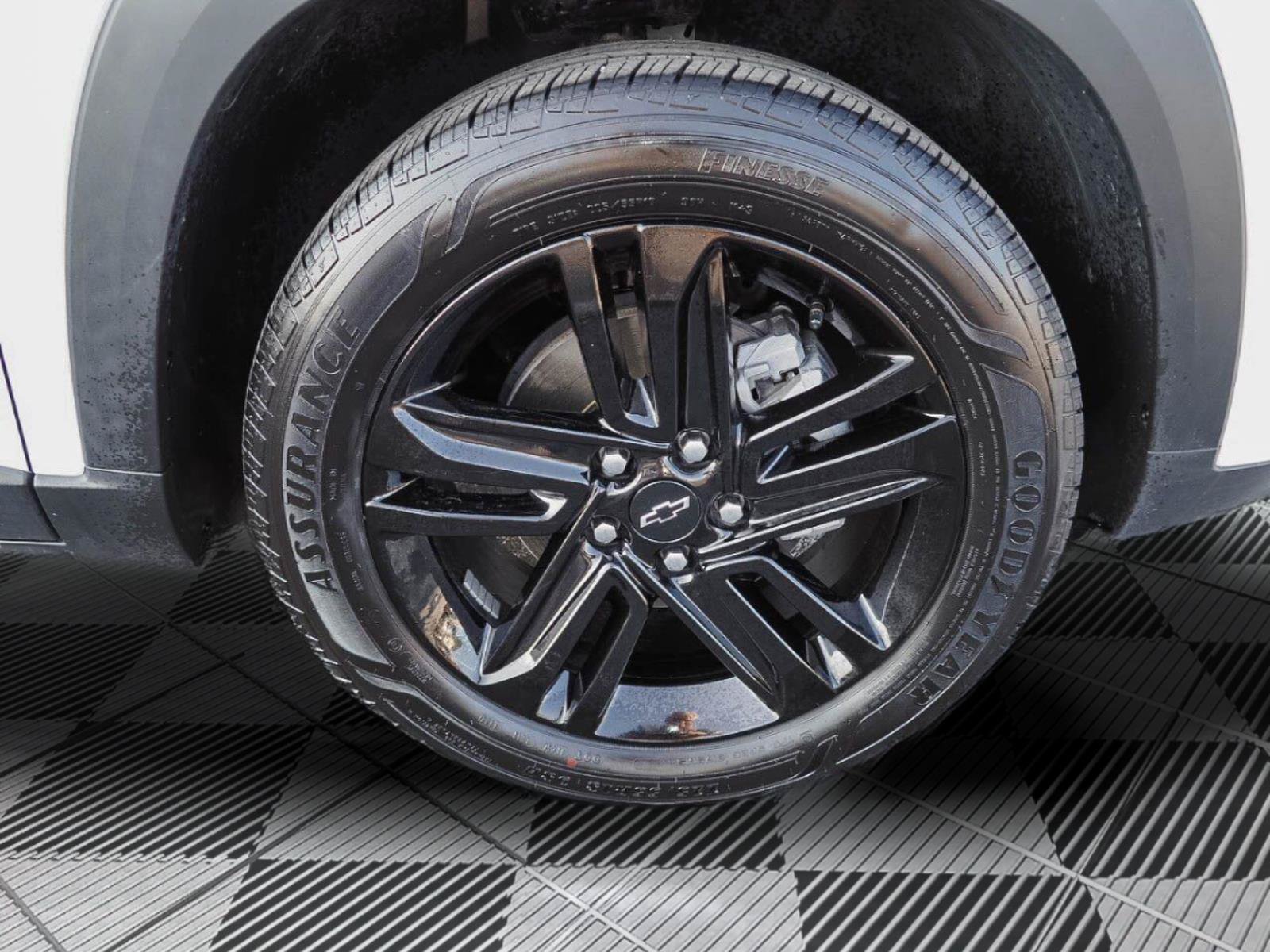 Certified 2024 Chevrolet Trax ACTIV w/ Driver Confidence Package FWD image 34