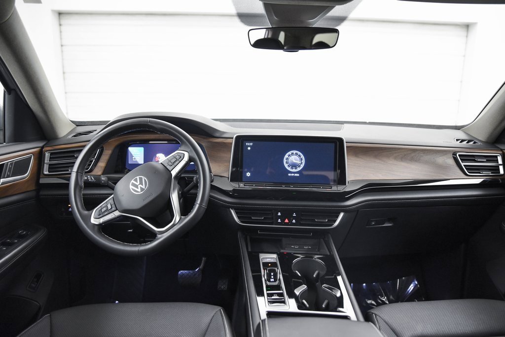Used 2024 Volkswagen Atlas SE image 24