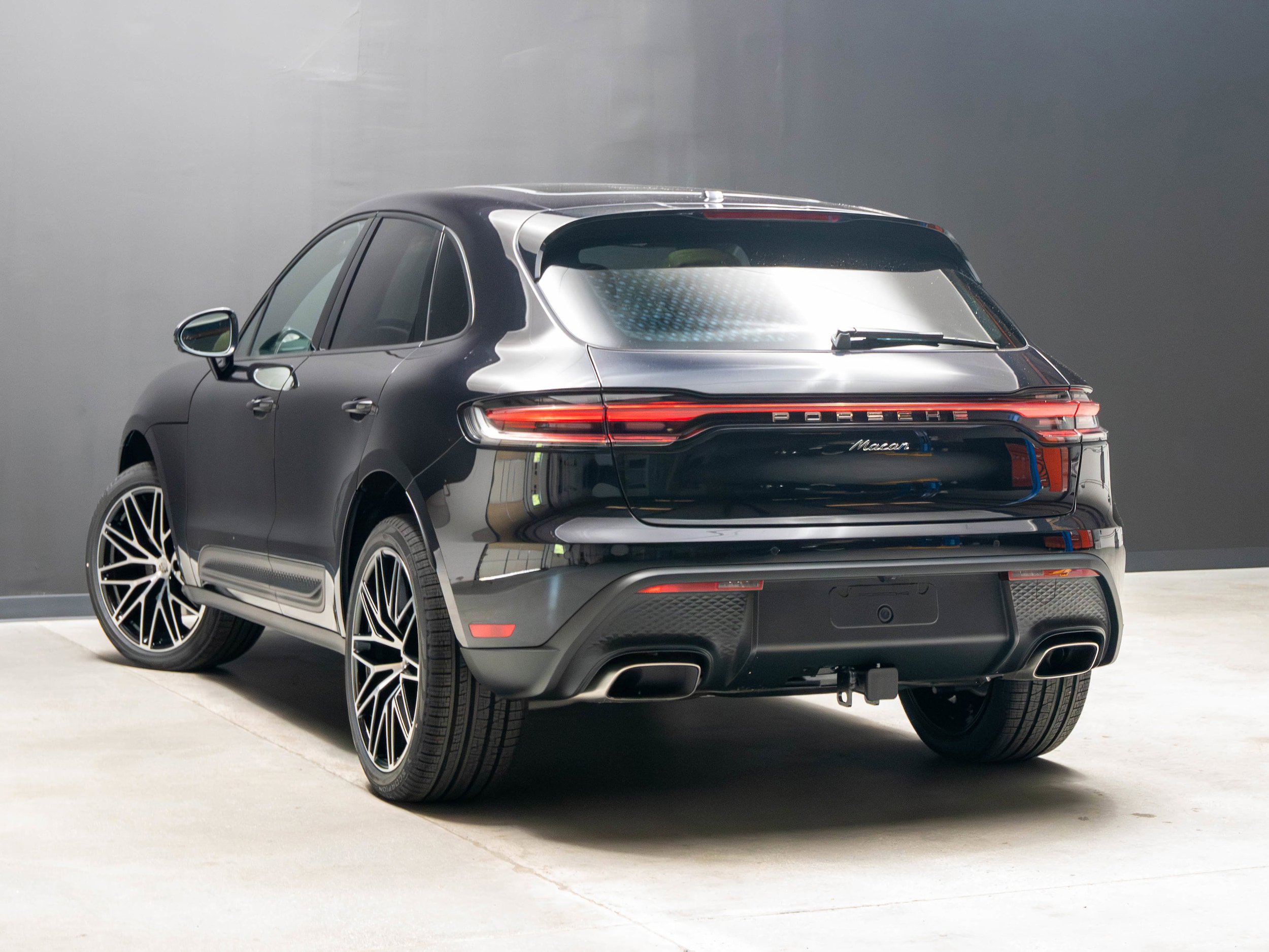 New 2026 Porsche Macan AWD/4WD image 3