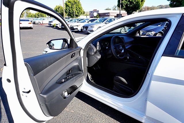 Certified 2026 Hyundai Elantra Sport FWD image 34