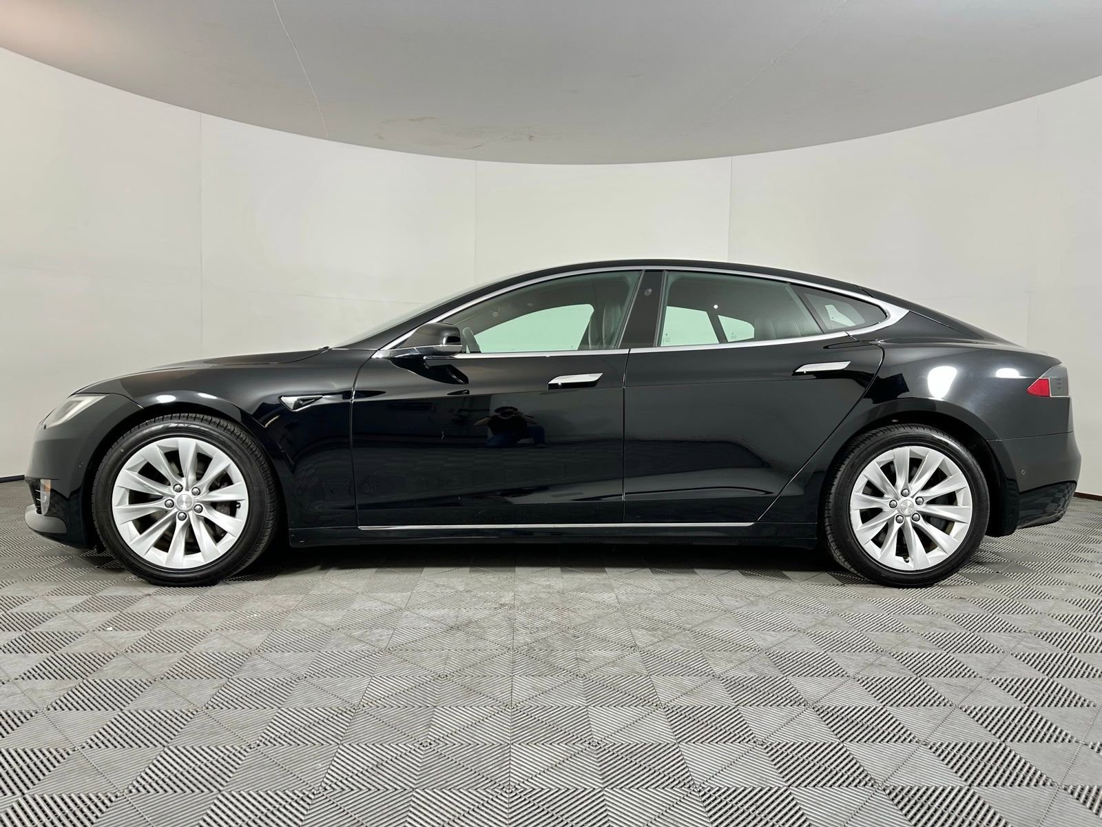 Used 2018 Tesla Model S 75D image 17
