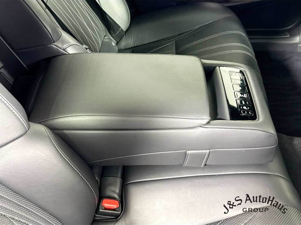 Used 2019 Lexus LS 500h w/ Interior Upgrade Package RWD image 35