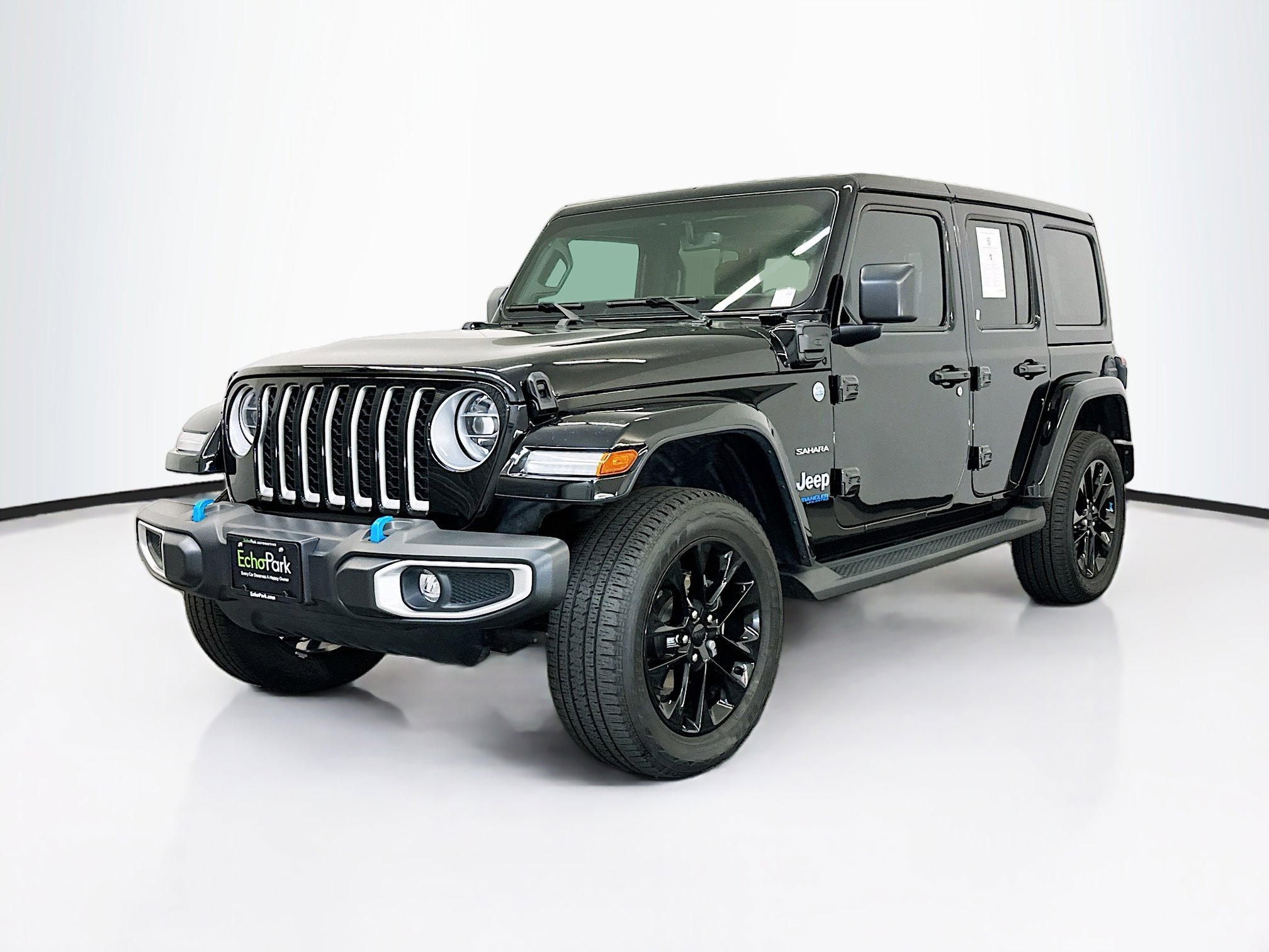 Used 2022 Jeep Wrangler Sahara w/ Cold Weather Group image 3