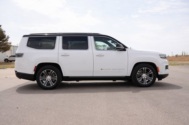 Used 2023 Jeep Grand Wagoneer 4WD image 3
