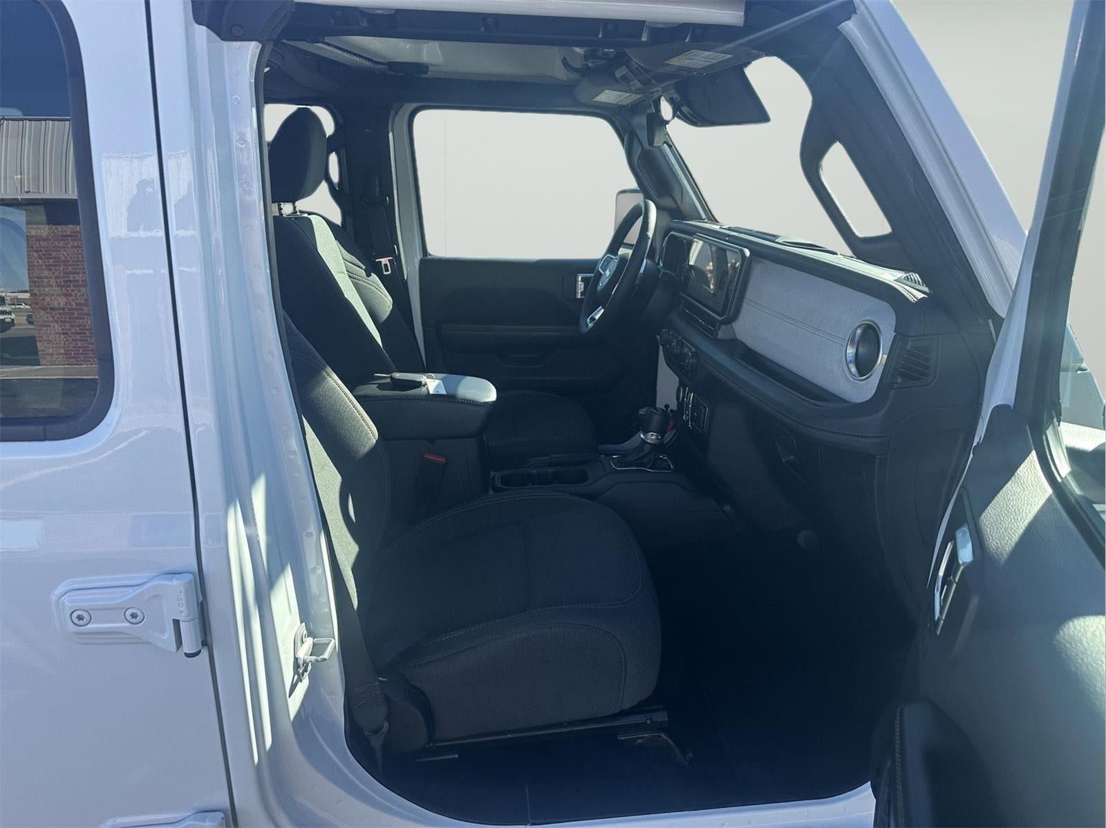Used 2024 Jeep Wrangler Unlimited Sahara AWD/4WD image 42