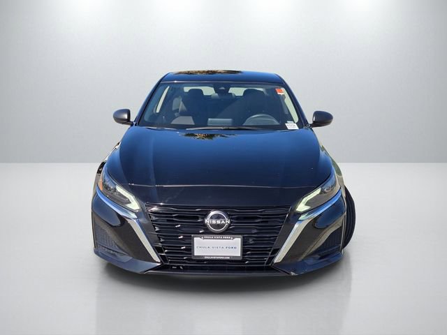 Used 2024 Nissan Altima 2.5 SV FWD image 2