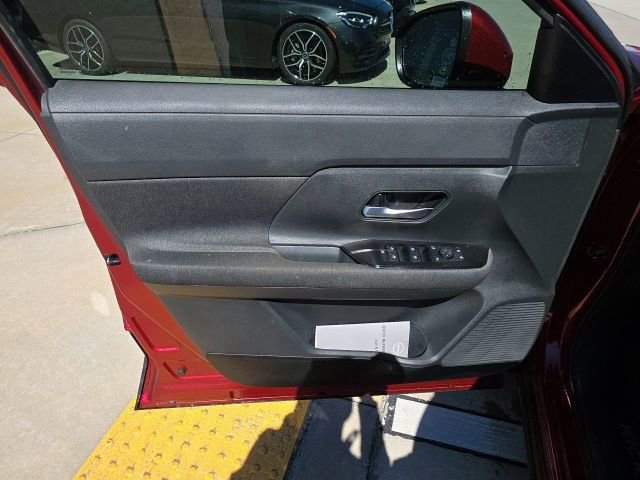 Used 2025 Nissan Kicks SV image 12