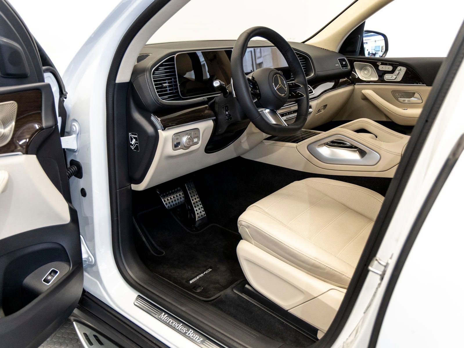 Used 2026 Mercedes-Benz GLS 450 4MATIC image 15