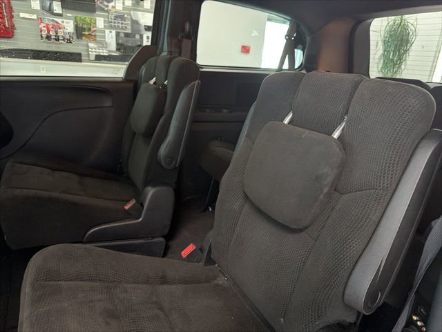 Used 2016 Dodge Grand Caravan SE FWD image 21