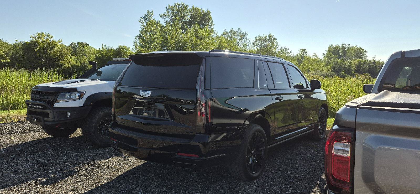 Used 2025 Cadillac Escalade ESV Sport Platinum w/ LPO, Floor Liner Package AWD/4WD image 3