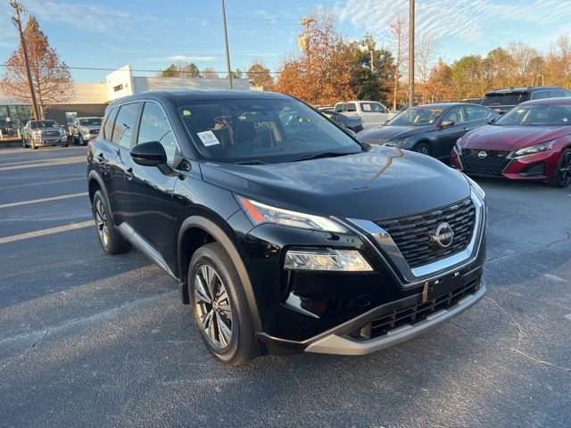 Used 2023 Nissan Rogue SV image 3