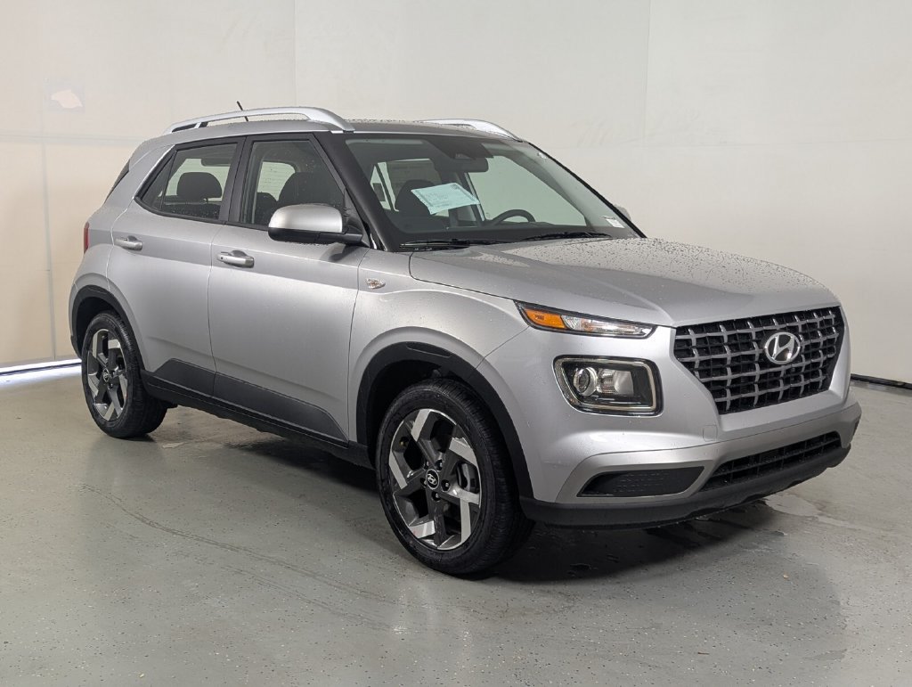 New 2026 Hyundai Venue SEL FWD image 1